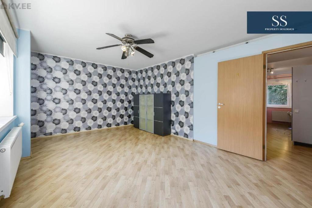 Bright Apartment Near Bus Statioon Tallin Exterior foto