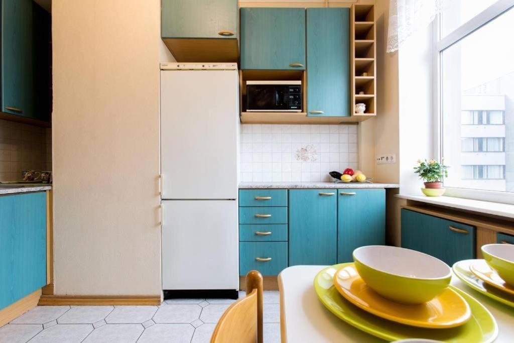 Bright Apartment Near Bus Statioon Tallin Exterior foto
